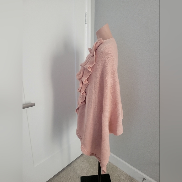 Pink poncho with ruffles - Picture 2 of 5